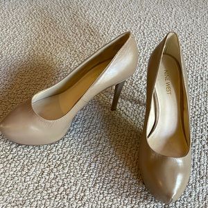 Nine West Platform Leather Nude Heels NWOT
